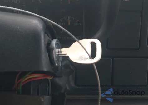 1998 Chevrolet C1500 Fleetside из США, поврежденный, VIN 1GCEC19W6WE145713